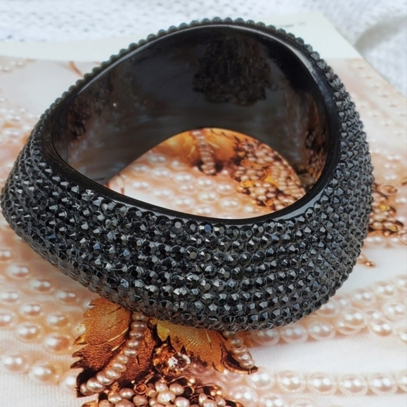 Asymmetrical Vintage Black Bling Bangle‎ - Picture 1 of 7